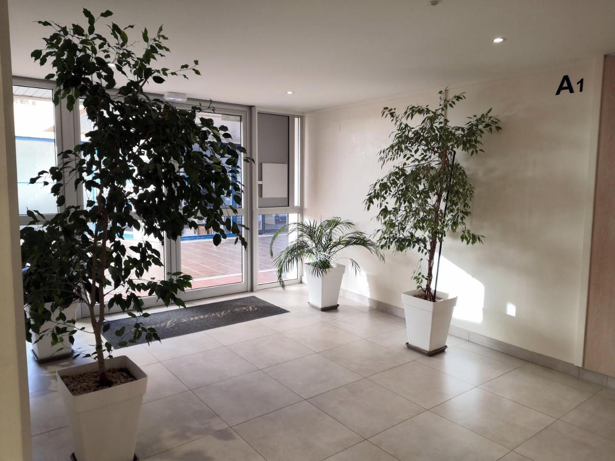 2 pièces climatisé avec balcon dans le vieil Antibes, résidence moderne avec ascenseur Extérieur photo