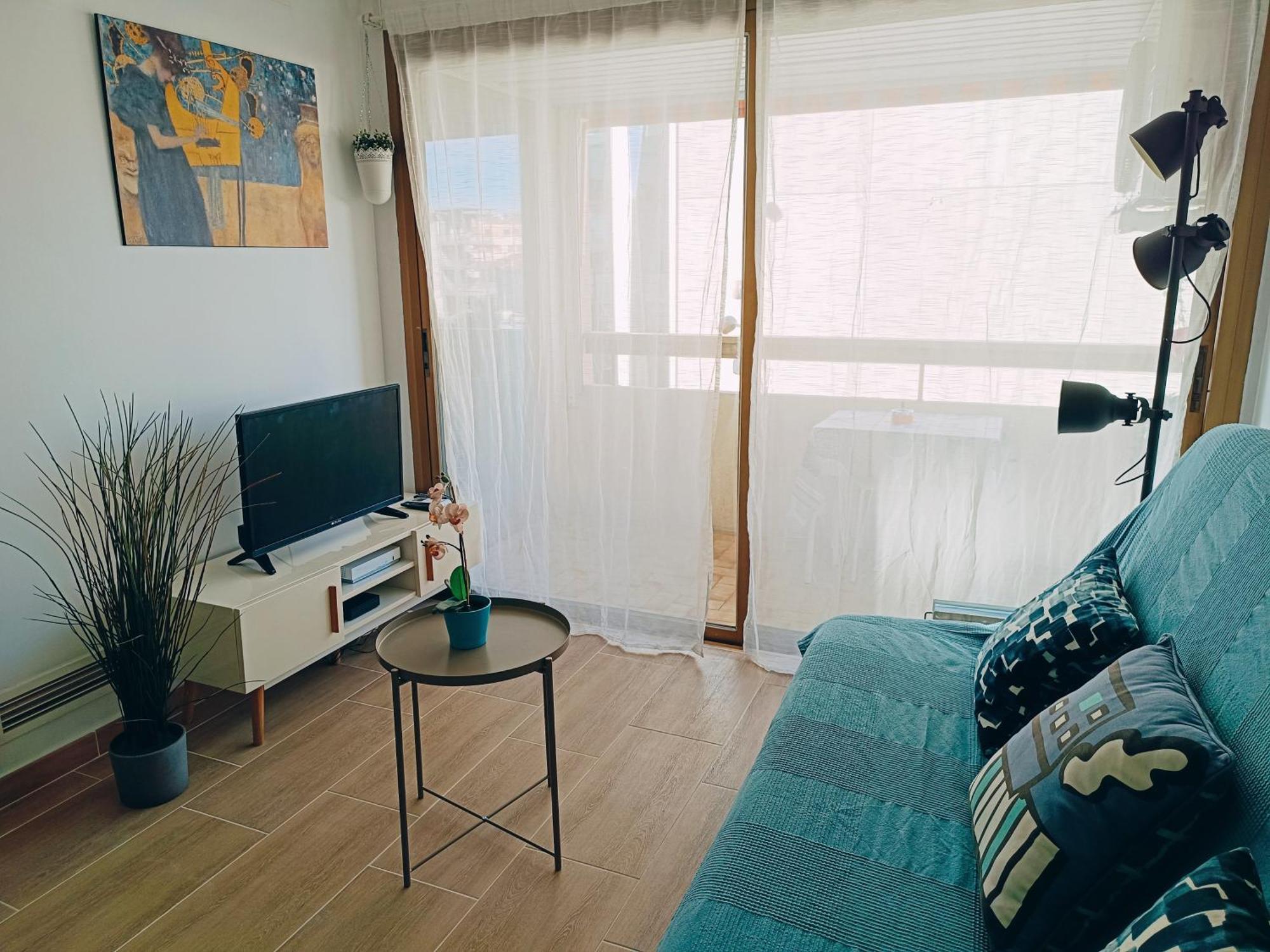 2 pièces climatisé avec balcon dans le vieil Antibes, résidence moderne avec ascenseur Extérieur photo