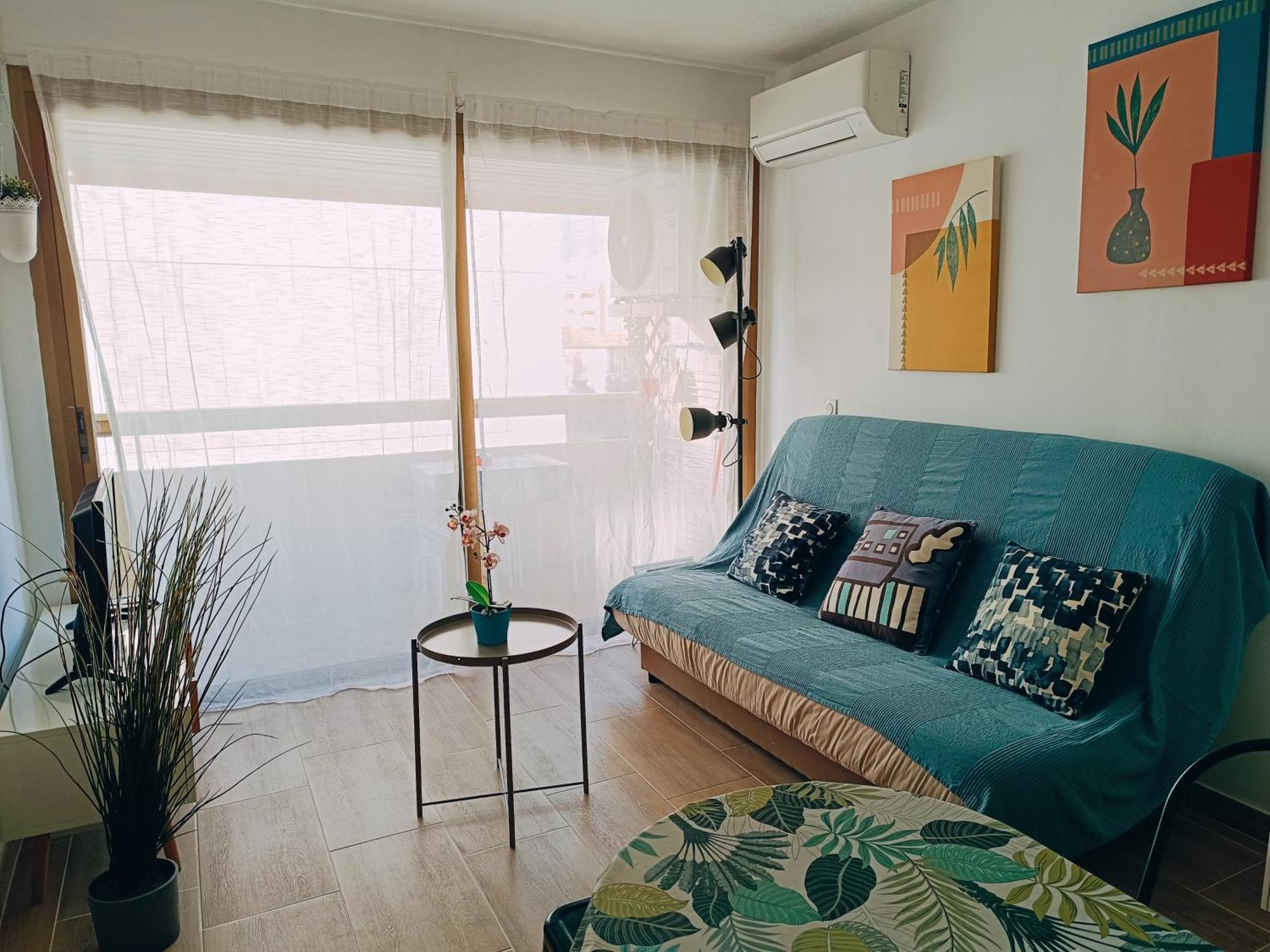 2 pièces climatisé avec balcon dans le vieil Antibes, résidence moderne avec ascenseur Extérieur photo